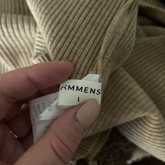 NWOT Ribbed Pullover Sweater - Picture 2 of 3